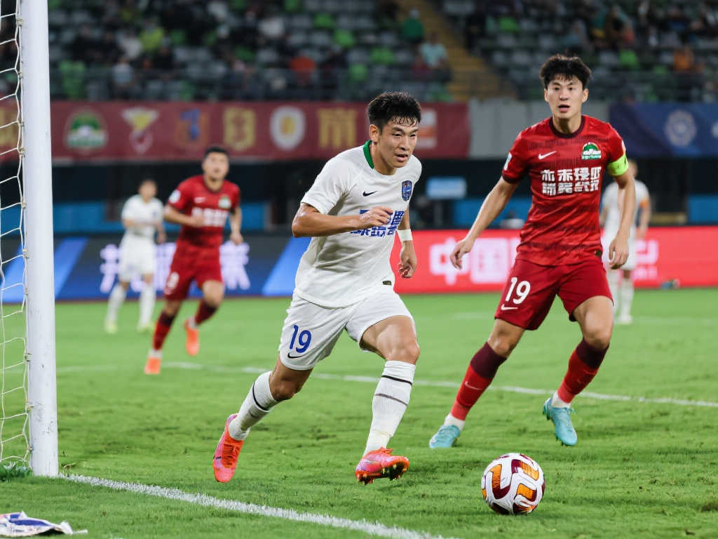 【中超】维塔尔惊天远射图多列三度中框，武汉三镇0-2不敌上海海港