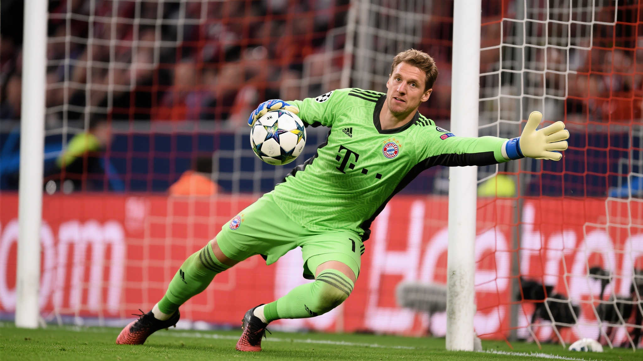 欧冠联赛本季守门员零封排行：索默居首，拉亚及多纳鲁紧随其后